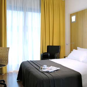 Single Room - Breakfast Included