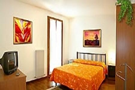 Appartamento bilocale per 4 persone - Colazione esclusa - minimun stay 7 notti.