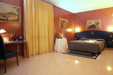 Double Room-Break Inc.