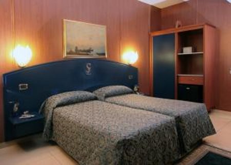Triple Room-Break Inc.