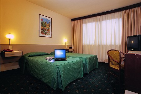 Triple Room -Break Inc.