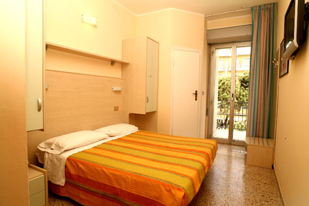 Single Room - Breakfast Included