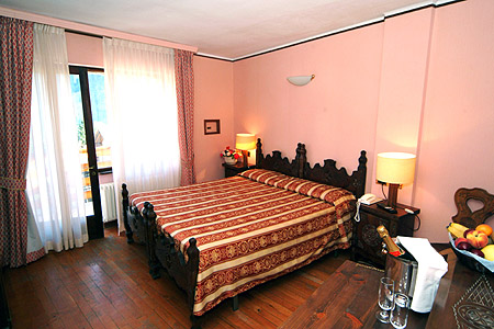 Double Room - Breakfast Included