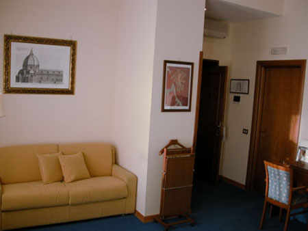 Junior Suite-Break Inc.