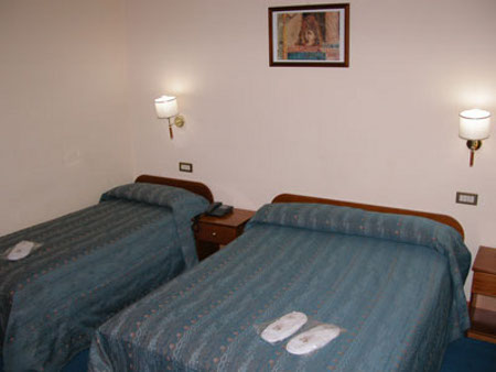 Triple room-Break Inc.