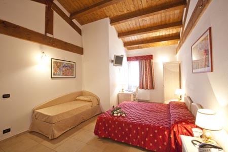 Double Room-Break Inc.