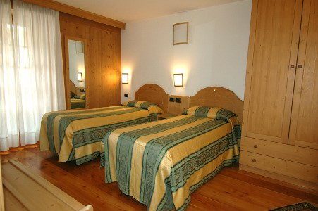 Double Room - Break Inc.
