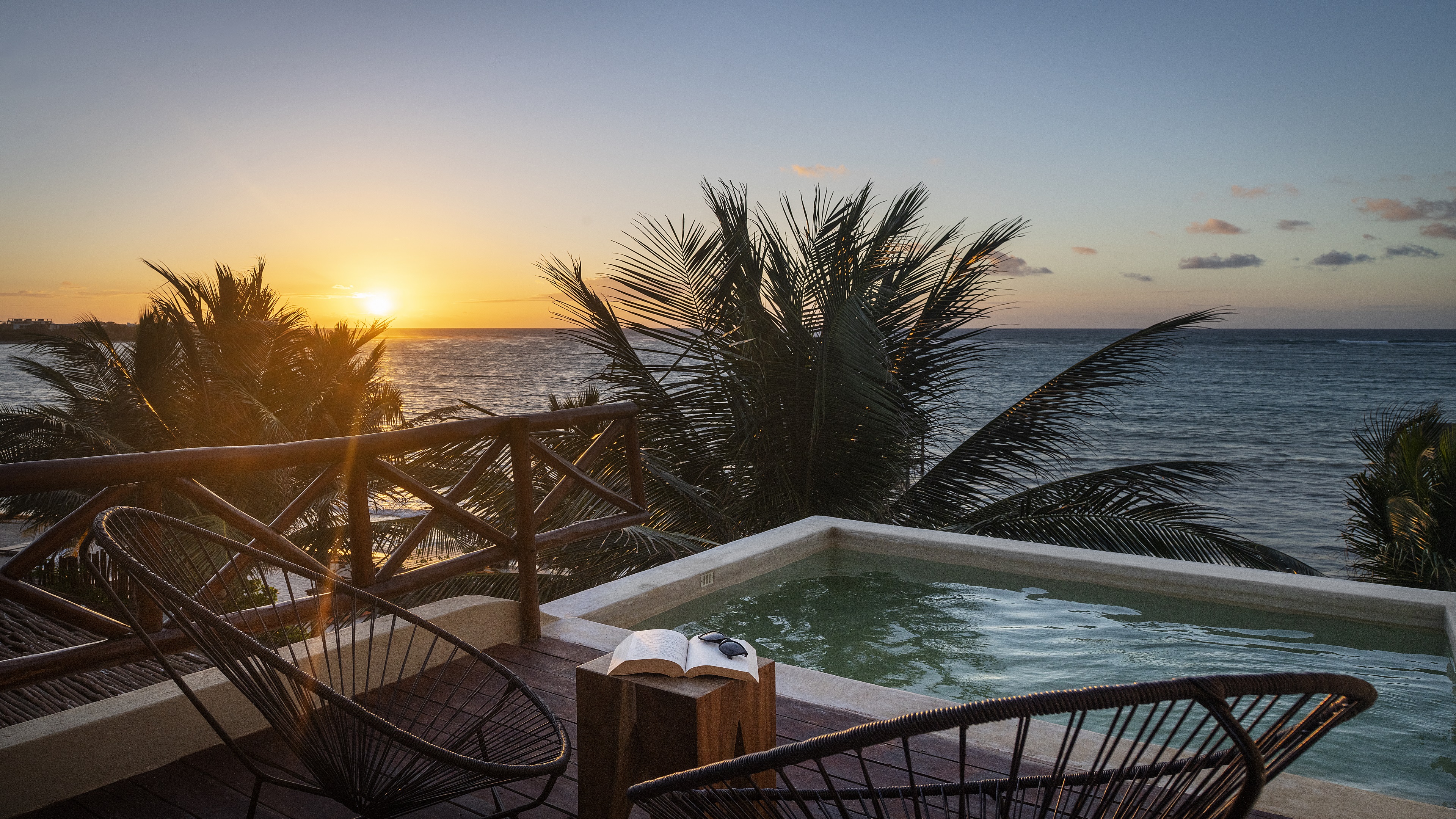 Rooftop plunge pool View